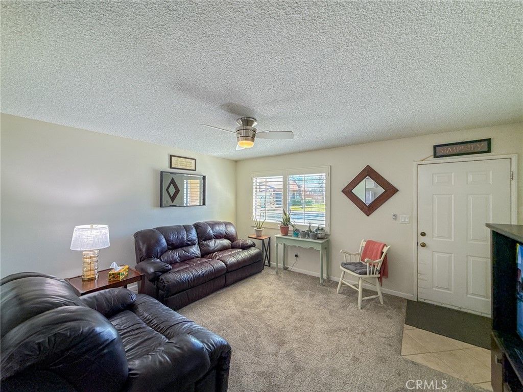 Image 10 of property listing at 43920 Bobby Jones 20, Lancaster, CA 93536