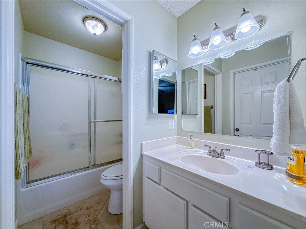 Image 21 of property listing at 43920 Bobby Jones 20, Lancaster, CA 93536