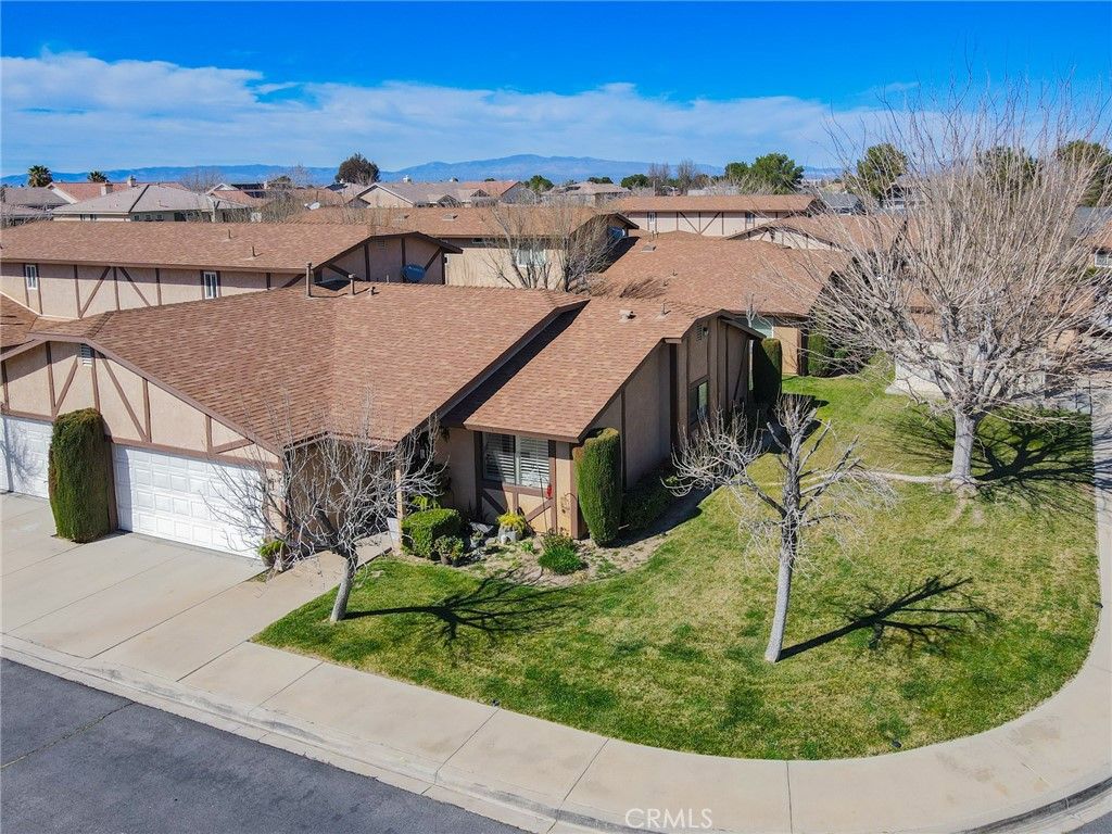 Image 3 of property listing at 43920 Bobby Jones 20, Lancaster, CA 93536