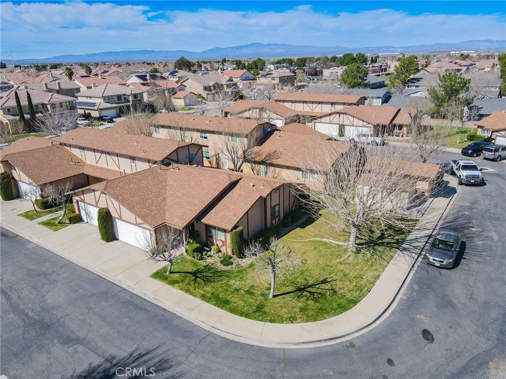 Image 34 of property listing at 43920 Bobby Jones 20, Lancaster, CA 93536