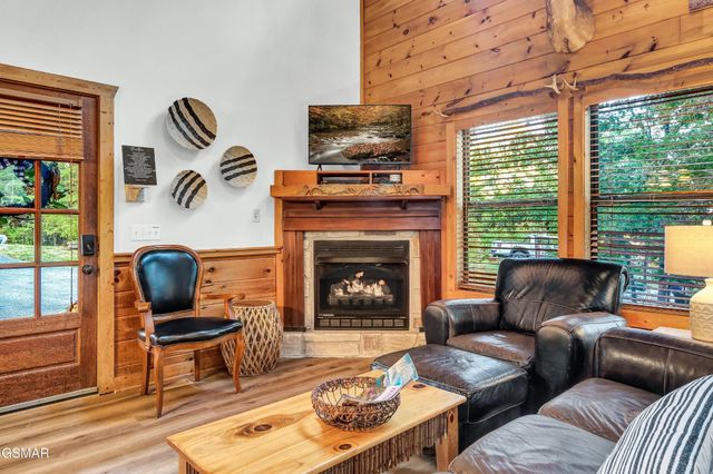 2306 Wooddale Way, Sevierville, TN 37876