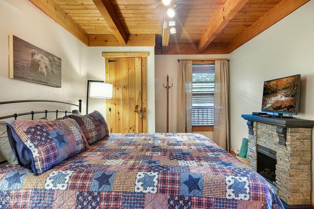 2306 Wooddale Way, Sevierville, TN 37876