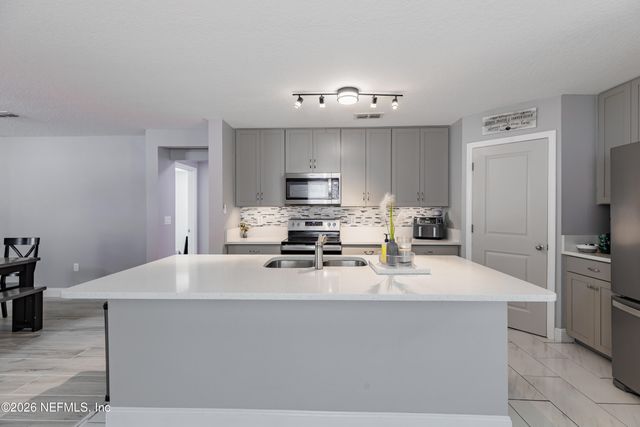 7705 PEACE Lane, Jacksonville, FL 32210