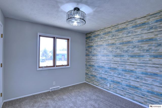 11904 N 157th Street, Bennington, NE 68007