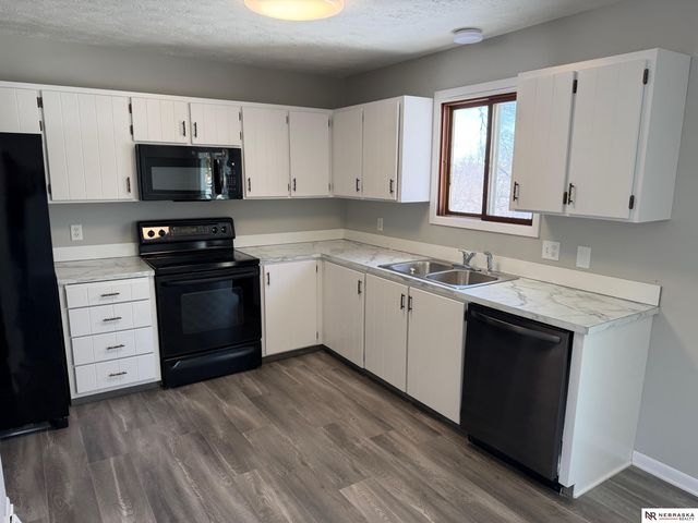 11904 N 157th Street, Bennington, NE 68007