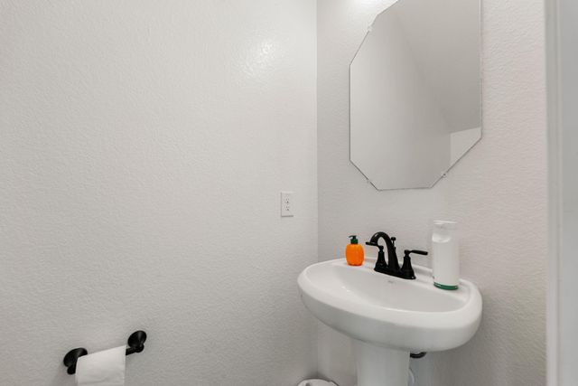 363 Selah Court, Alvin, TX 77511