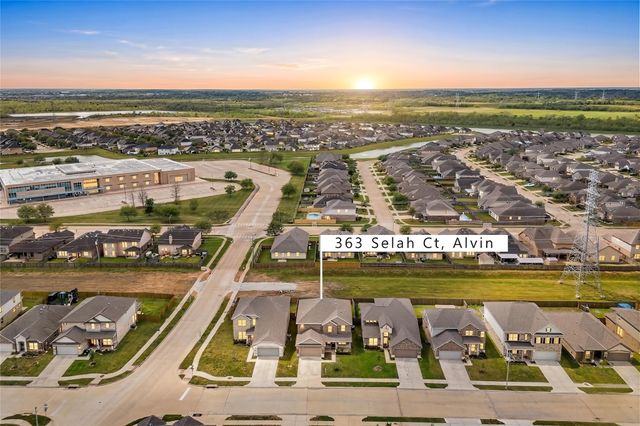 363 Selah Court, Alvin, TX 77511