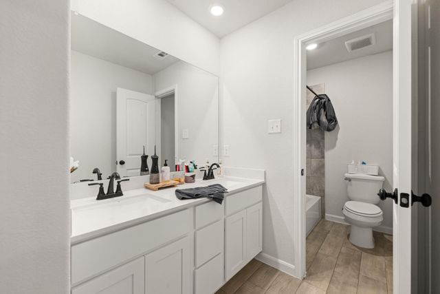 363 Selah Court, Alvin, TX 77511