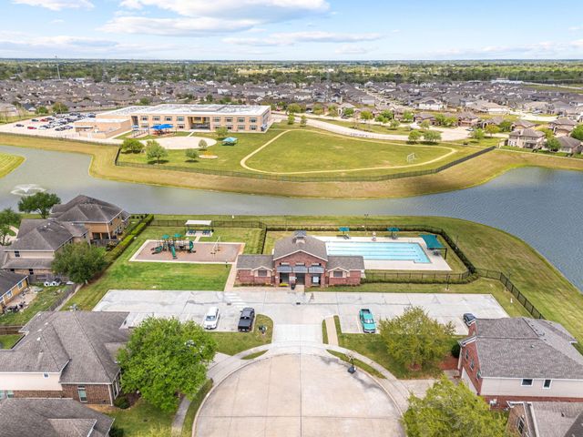 363 Selah Court, Alvin, TX 77511