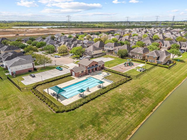 363 Selah Court, Alvin, TX 77511