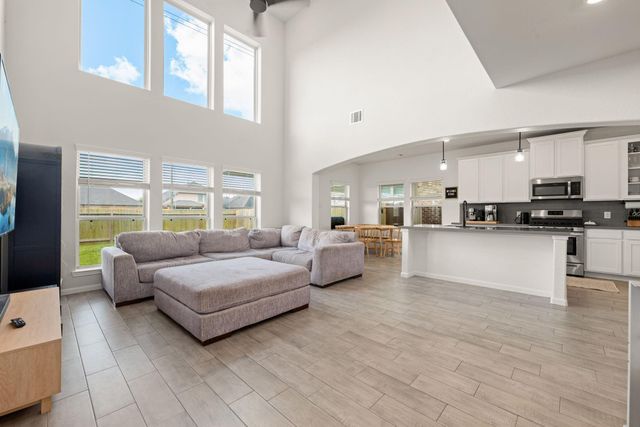 363 Selah Court, Alvin, TX 77511