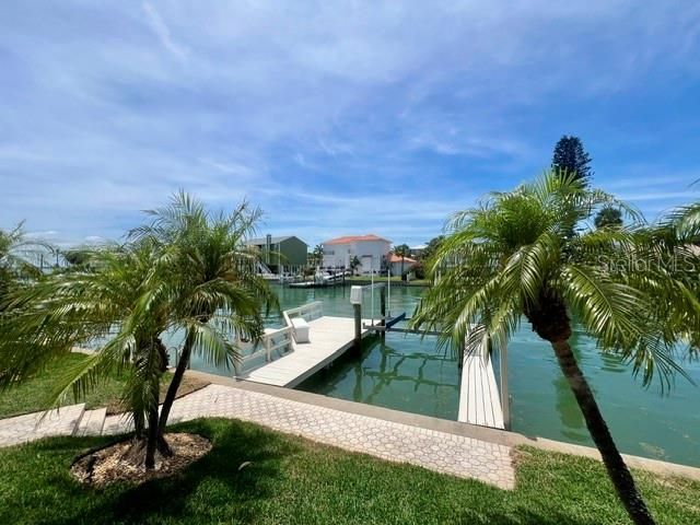 120 9TH STREET E, Tierra Verde, FL 33715