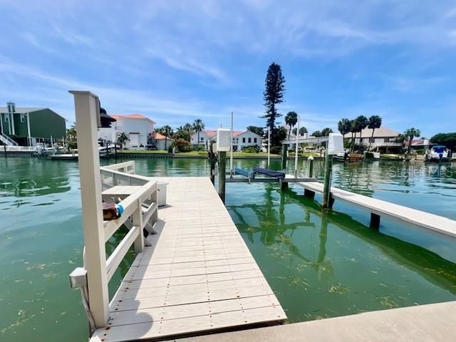 120 9TH STREET E, Tierra Verde, FL 33715