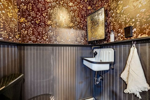 63 S Grove St, Foxboro, MA 02035