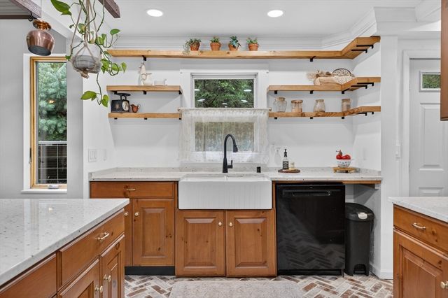 63 S Grove St, Foxboro, MA 02035