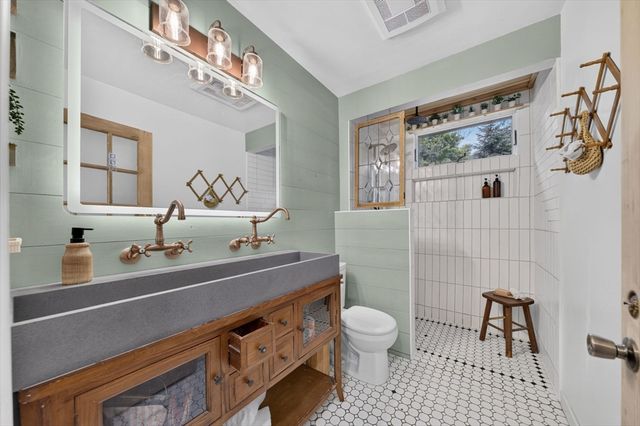 63 S Grove St, Foxboro, MA 02035