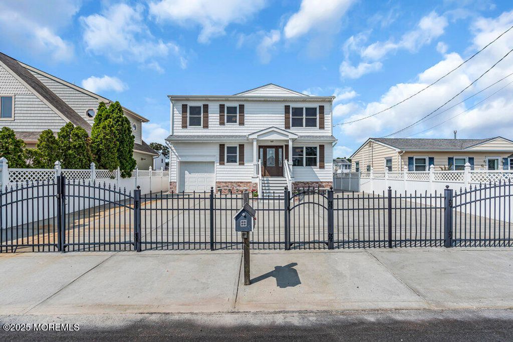 2566 Balfrey Drive, Toms River, NJ 08753
