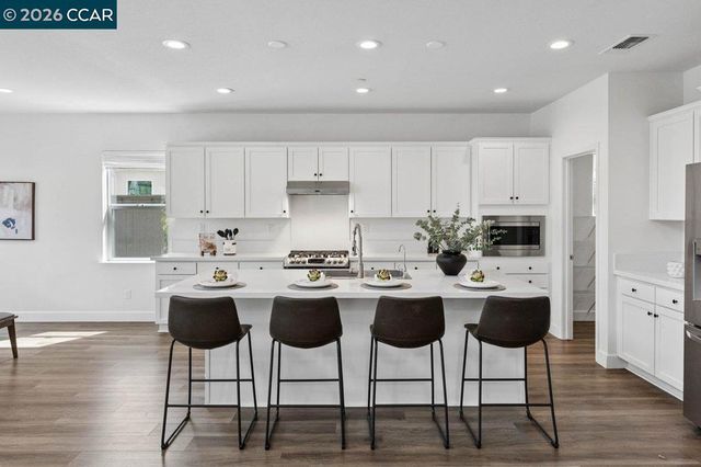 3141 Rio Grande Dr, Tracy, CA 95377