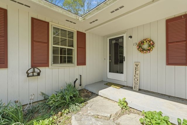 13 Cider Mill Road, Leverett, MA 01054
