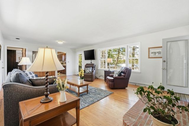 13 Cider Mill Road, Leverett, MA 01054
