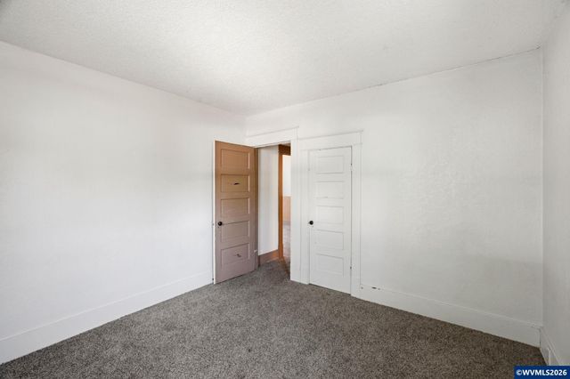 631 Breys Av NE, Salem, OR 97301
