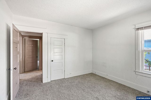 631 Breys Av NE, Salem, OR 97301