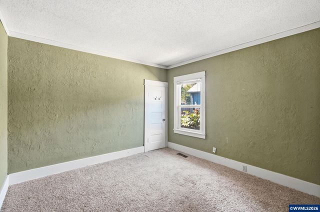 631 Breys Av NE, Salem, OR 97301