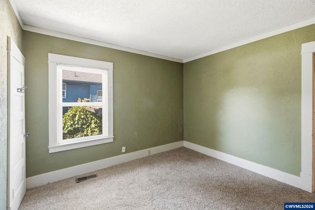 631 Breys Av NE, Salem, OR 97301