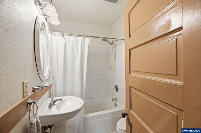 631 Breys Av NE, Salem, OR 97301
