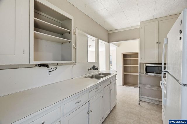631 Breys Av NE, Salem, OR 97301