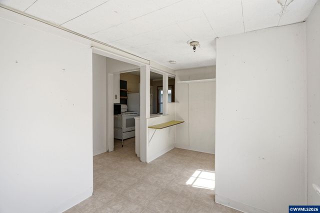 631 Breys Av NE, Salem, OR 97301