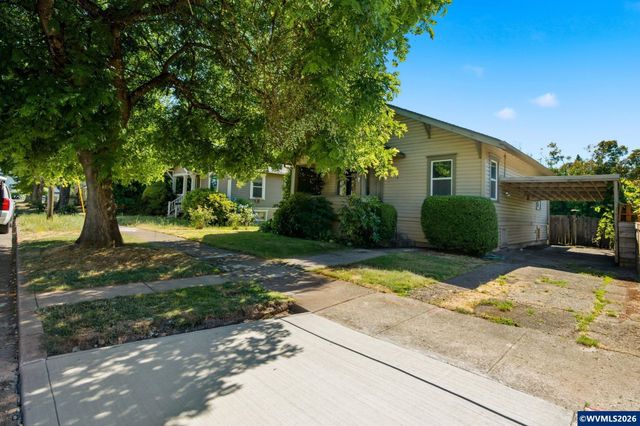 631 Breys Av NE, Salem, OR 97301