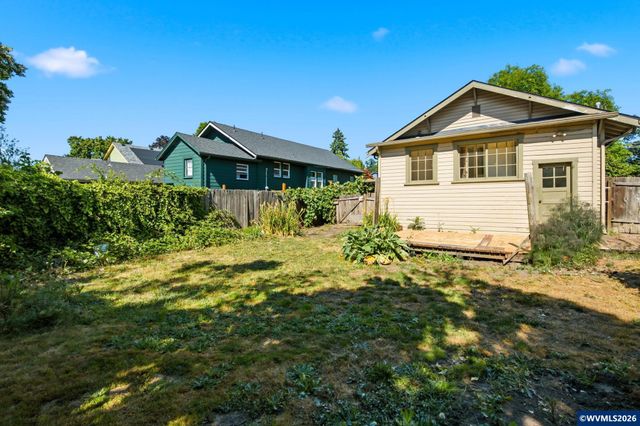 631 Breys Av NE, Salem, OR 97301