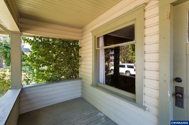 631 Breys Av NE, Salem, OR 97301