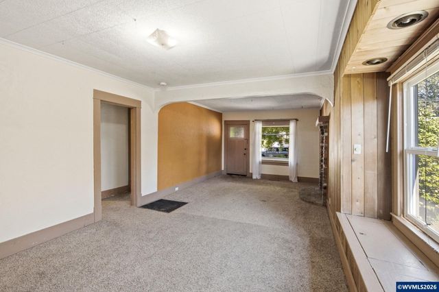 631 Breys Av NE, Salem, OR 97301