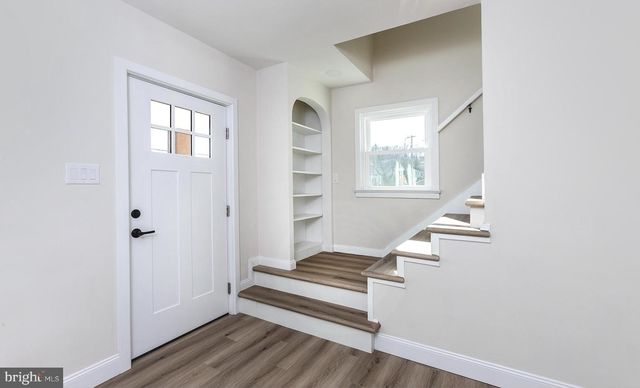 8050 CHAMBERS HILL RD, Harrisburg, PA 17111