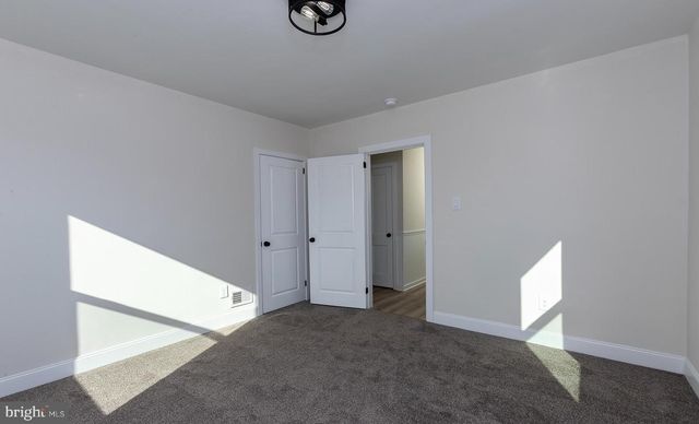 8050 CHAMBERS HILL RD, Harrisburg, PA 17111