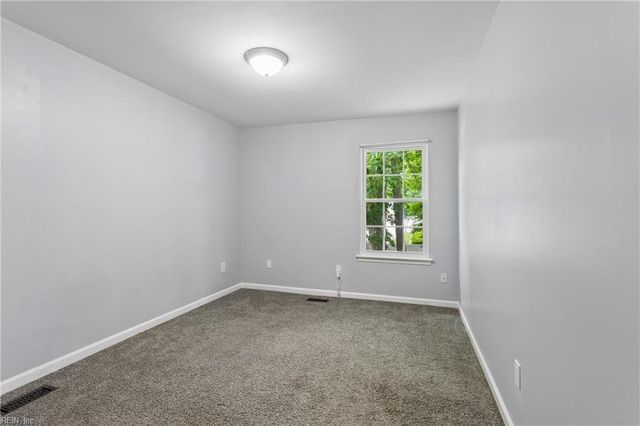 453 Wyn DR, Newport News, VA 23608