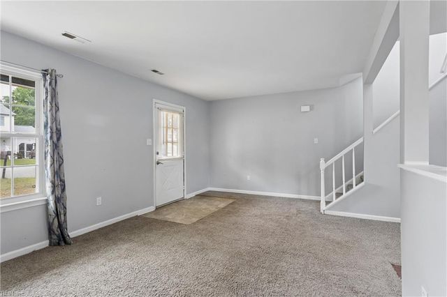 453 Wyn DR, Newport News, VA 23608