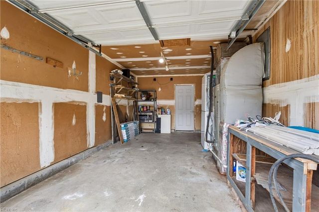 453 Wyn DR, Newport News, VA 23608