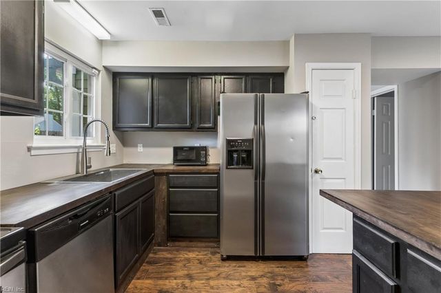 453 Wyn DR, Newport News, VA 23608