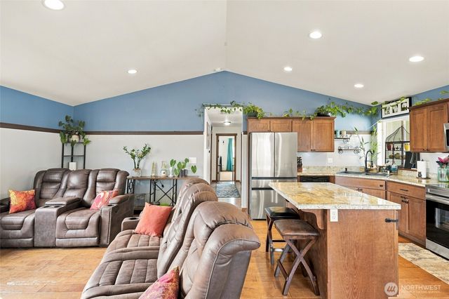 109 E Pioneer Street, Granite Falls, WA 98252