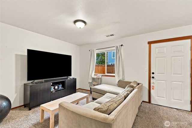109 E Pioneer Street, Granite Falls, WA 98252