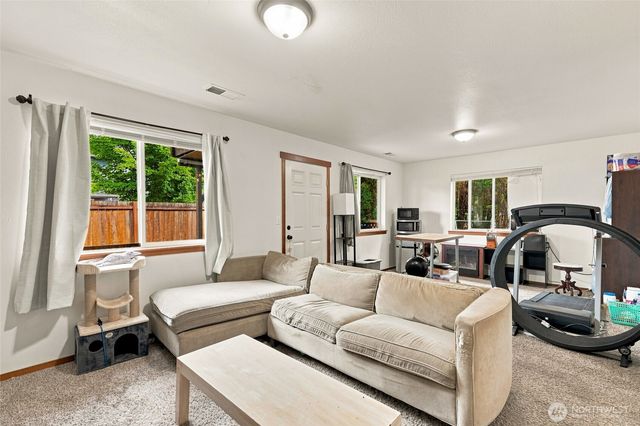 109 E Pioneer Street, Granite Falls, WA 98252