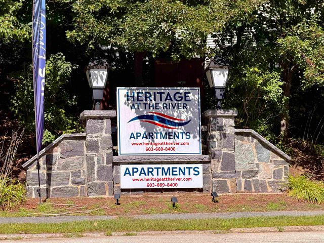 19 Country Club Dr Apt 9, Manchester, NH 03102
