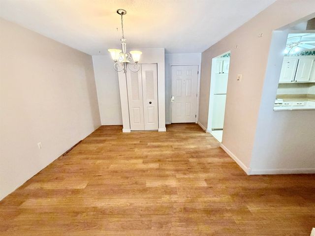 19 Country Club Dr Apt 9, Manchester, NH 03102