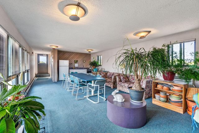 1912 Dupont Avenue S 105, Minneapolis, MN 55403