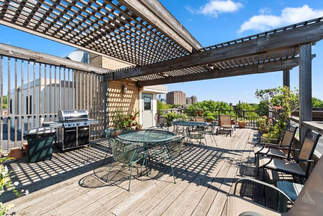 1912 Dupont Avenue S 105, Minneapolis, MN 55403