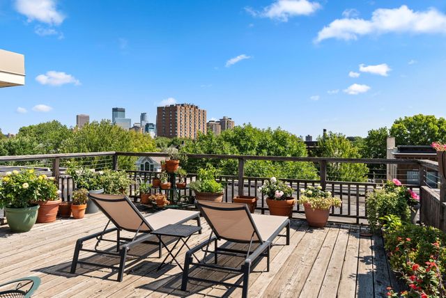 1912 Dupont Avenue S 105, Minneapolis, MN 55403