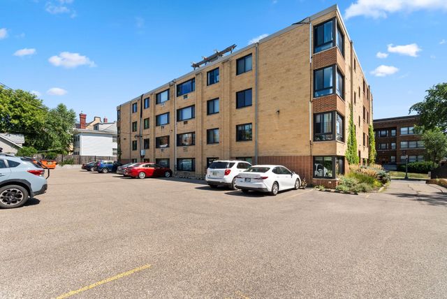 1912 Dupont Avenue S 105, Minneapolis, MN 55403